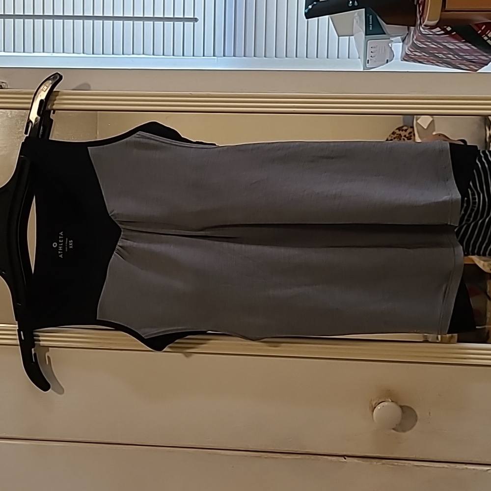 💥💥💥 HOT SALE Athleta Active Top Size XXS Color Black and Grey